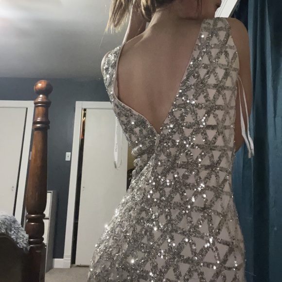 selling my prom dress. didn’t even wear it to prom - Picture 3 of 3